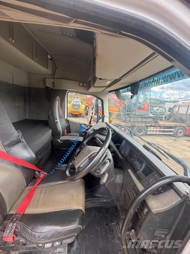 Volvo FH 540 Gumikerekes homlokrakodók