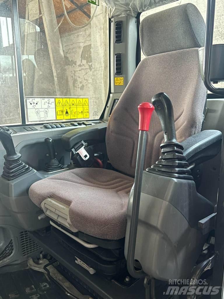 Bobcat E 85 Közepes (midi) kotrók 7 t - 12 t