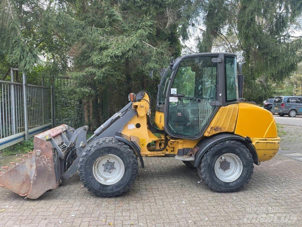 Volvo L25 Gumikerekes homlokrakodók