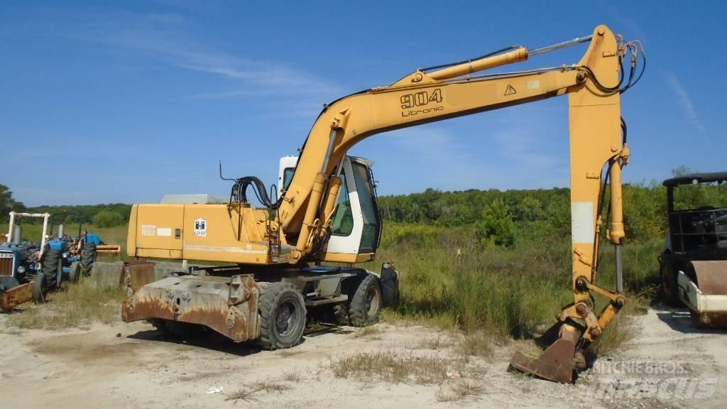 Liebherr A 904 Gumikerekes kotrók