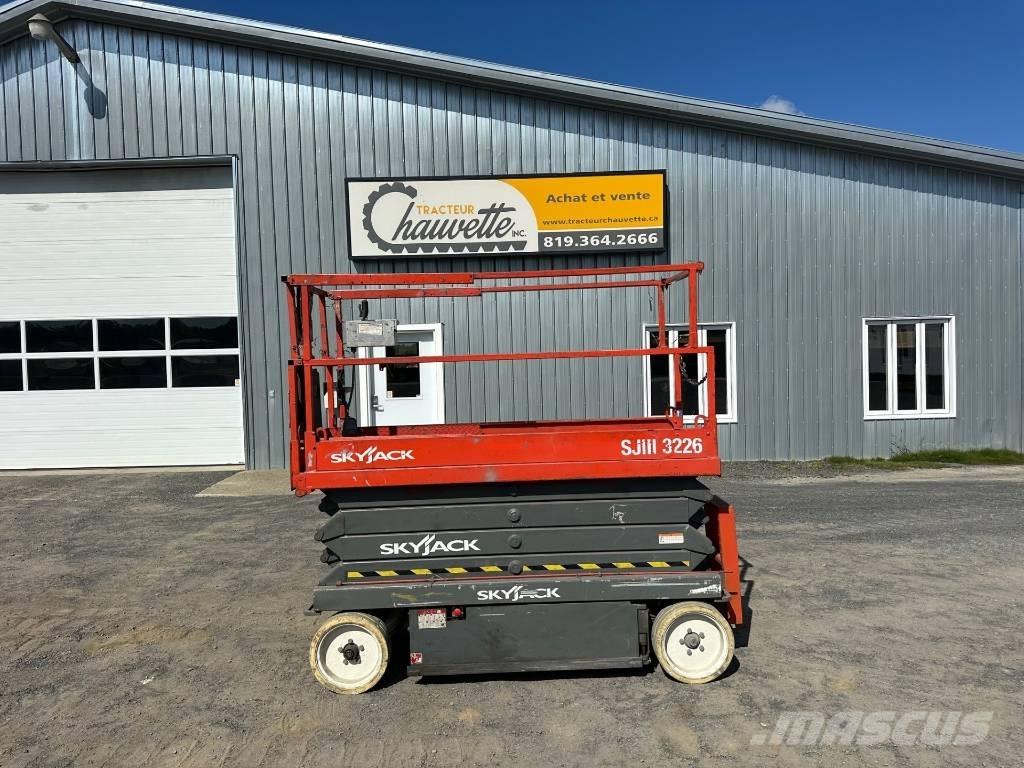 SkyJack SJ 3226 Ollós emelők
