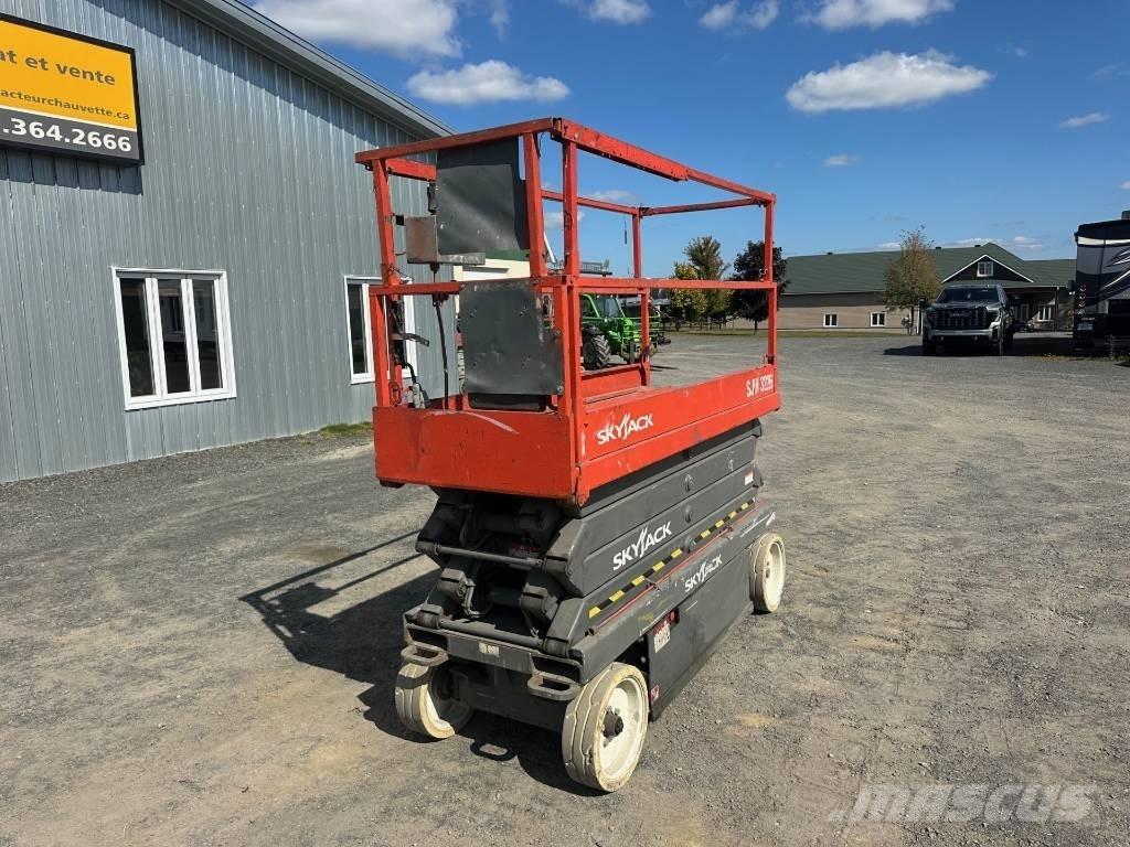 SkyJack SJ 3226 Ollós emelők