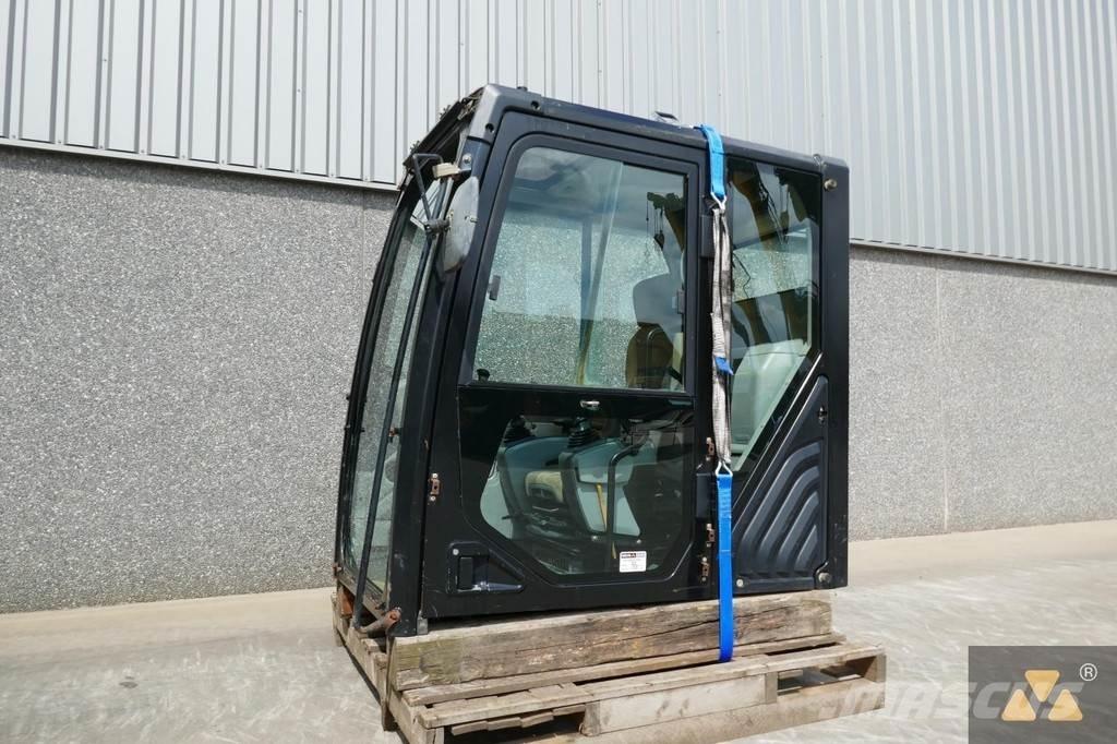 CAT 352F Cab Vezetőfülke és belső tartozékok