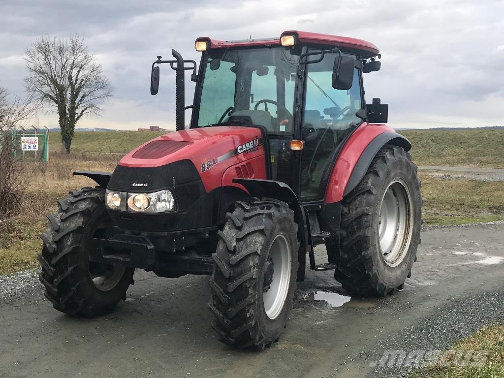 Case IH Farmall 85A Traktorok