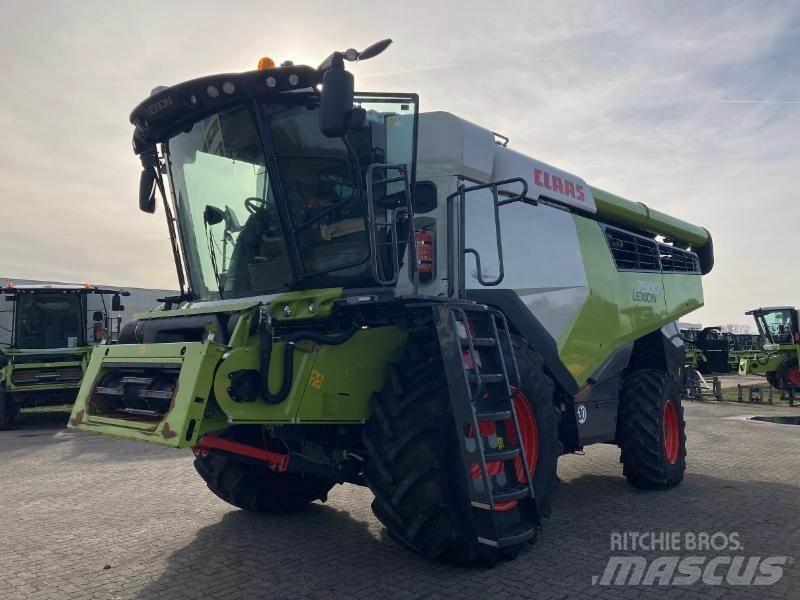 CLAAS LEXION 7500 Kombájnok