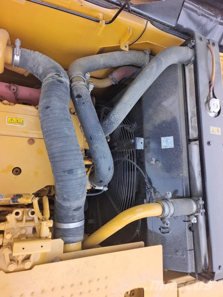 CAT 320 D2L Lánctalpas kotrók