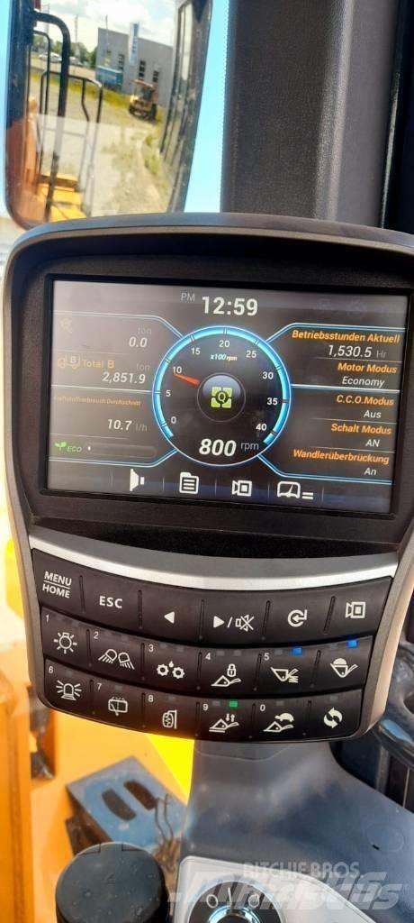 Hyundai HL 970 Gumikerekes homlokrakodók