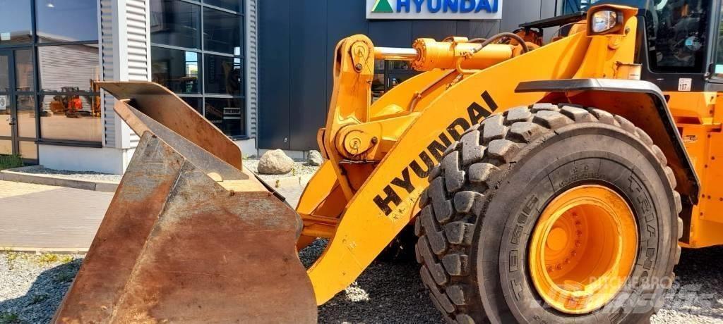 Hyundai HL 970 Gumikerekes homlokrakodók