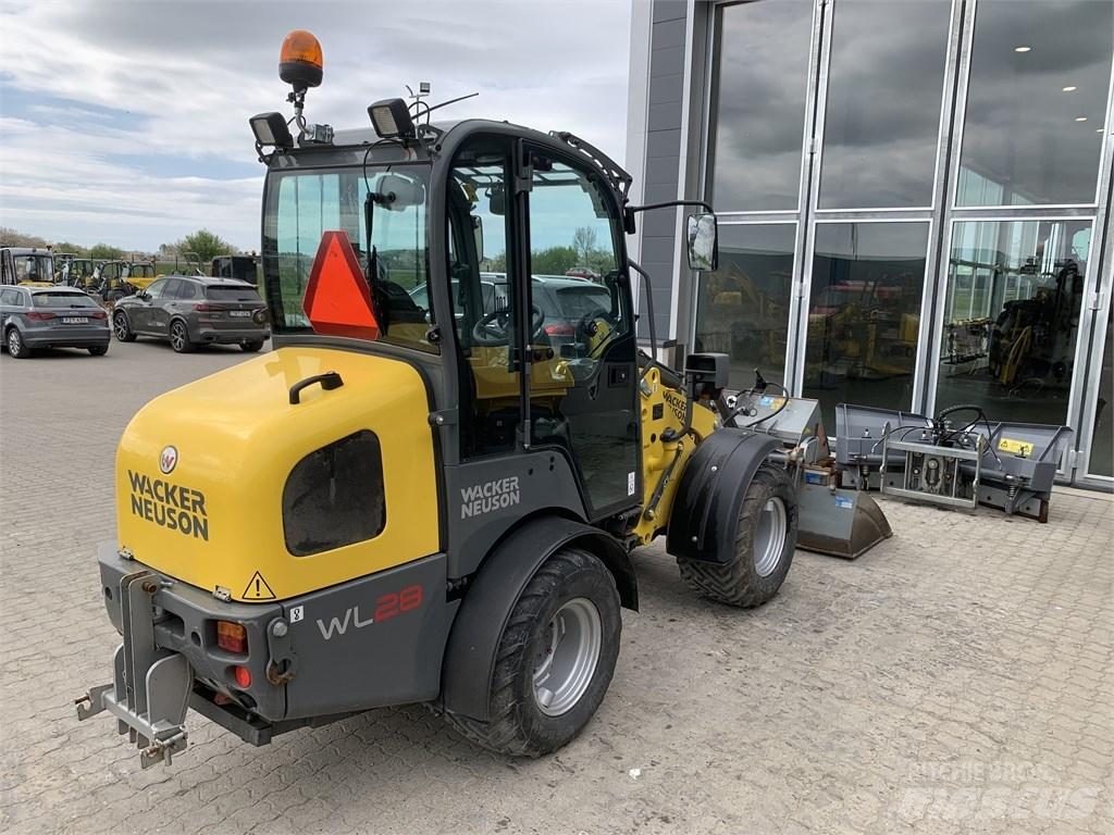 Wacker Neuson WL 28 Gumikerekes homlokrakodók