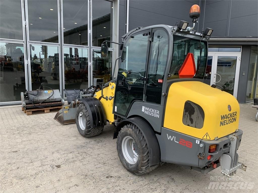 Wacker Neuson WL 28 Gumikerekes homlokrakodók