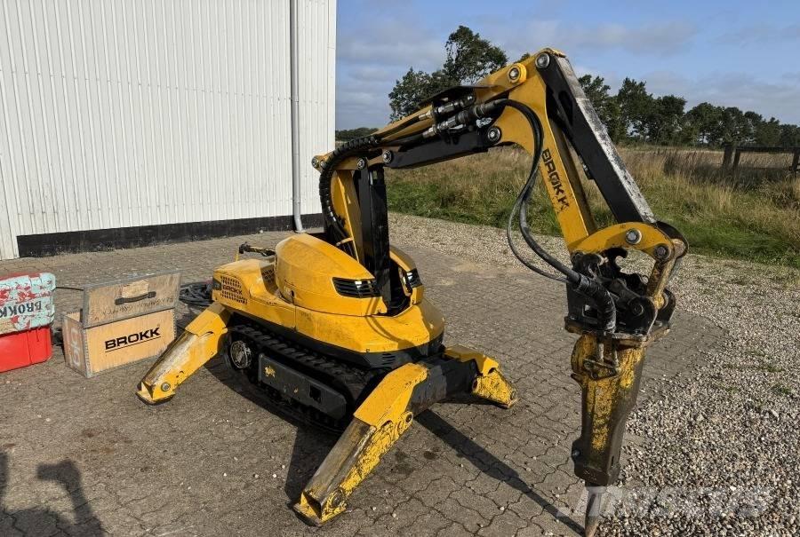 Brokk 110 Bontásra használt kotrók