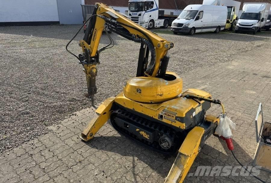Brokk 110 Bontásra használt kotrók