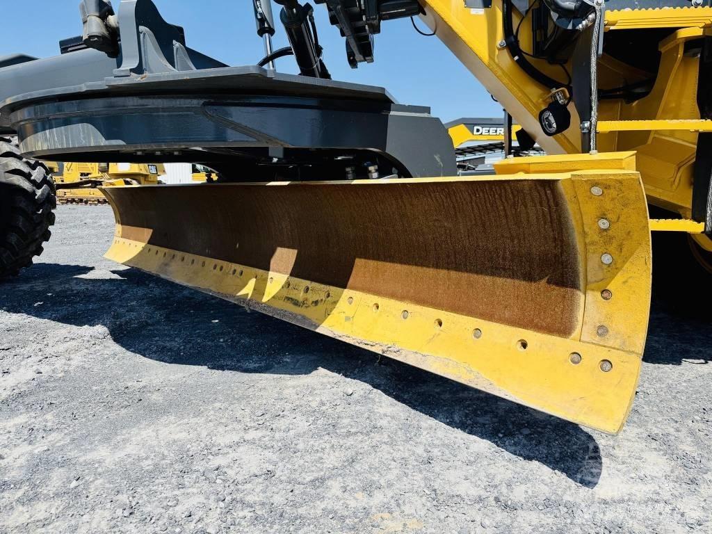 DEERE 672G Gréderek