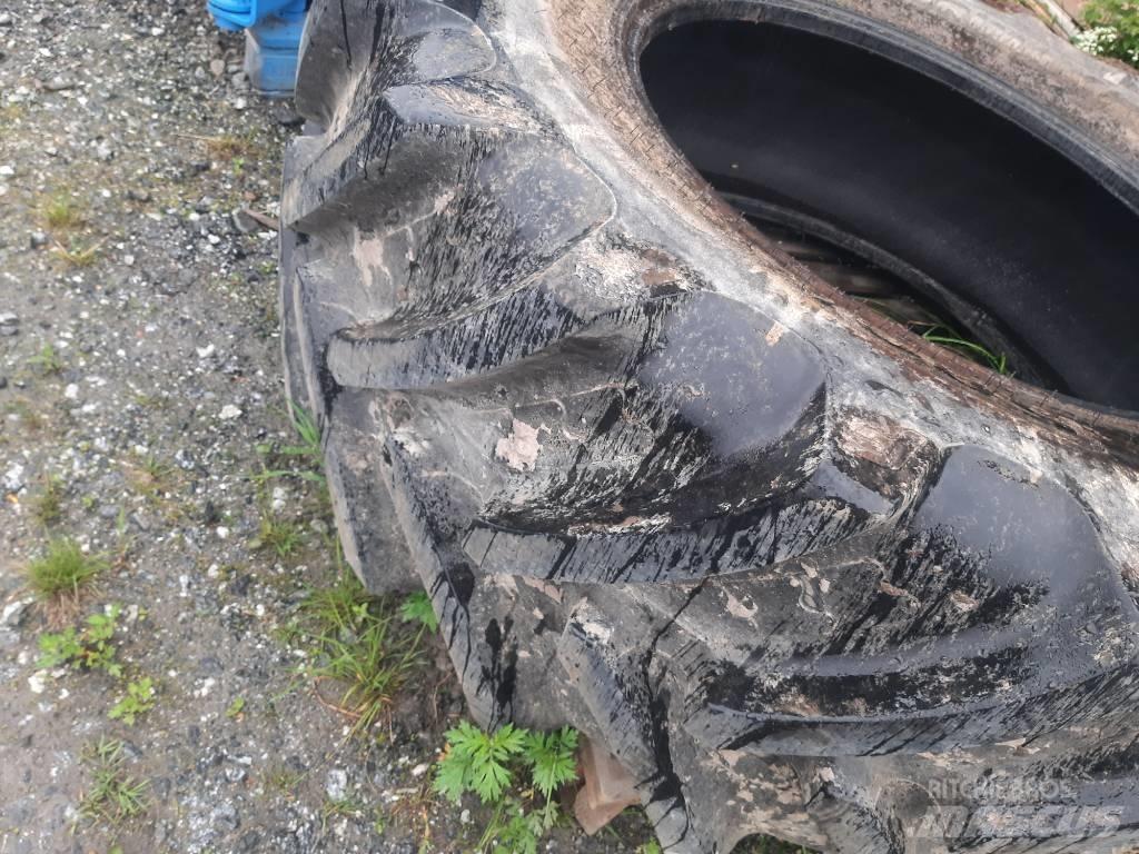 BKT 580/70R38 Gumiabroncsok, kerekek és felnik