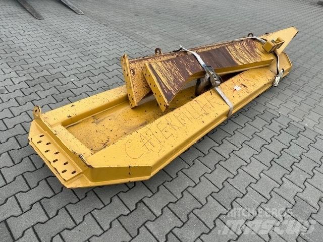 CAT 745 TAIL GATE Csuklósdömperek