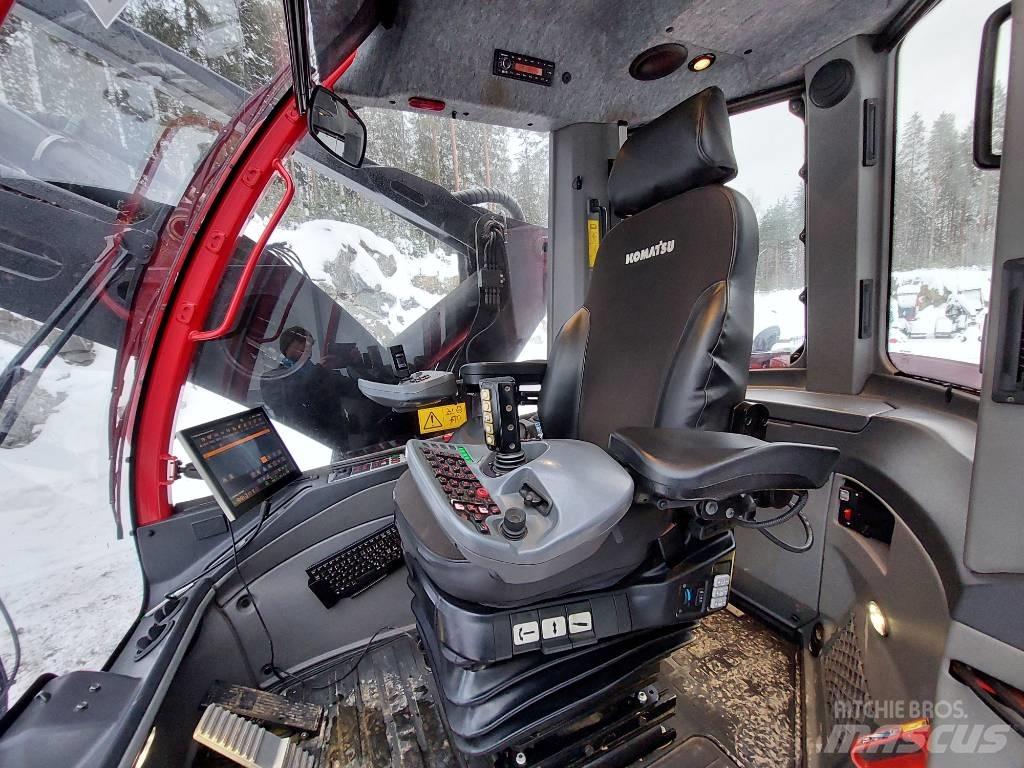 Komatsu 901XC Betakarítók
