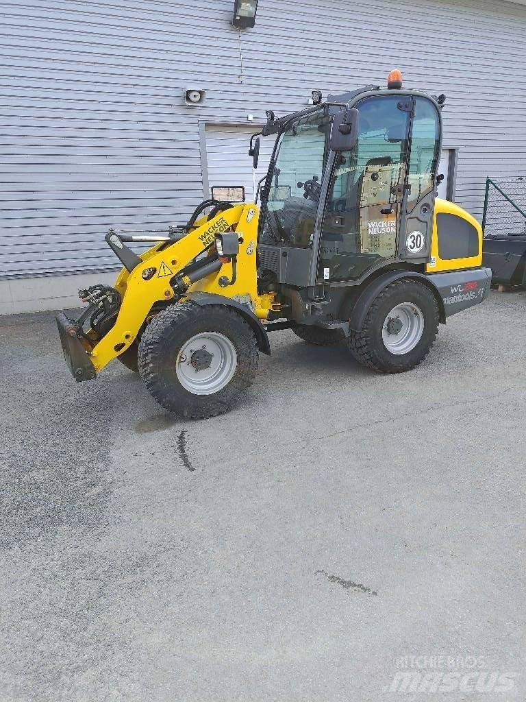Wacker Neuson WL 38 Gumikerekes homlokrakodók