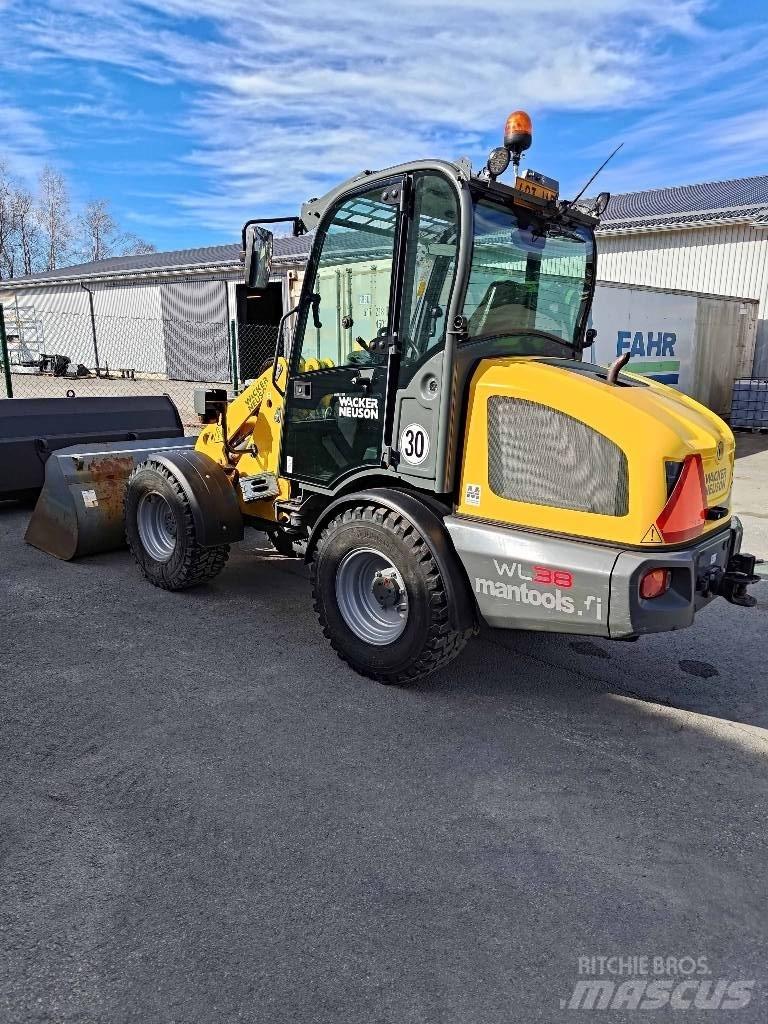 Wacker Neuson WL 38 Gumikerekes homlokrakodók
