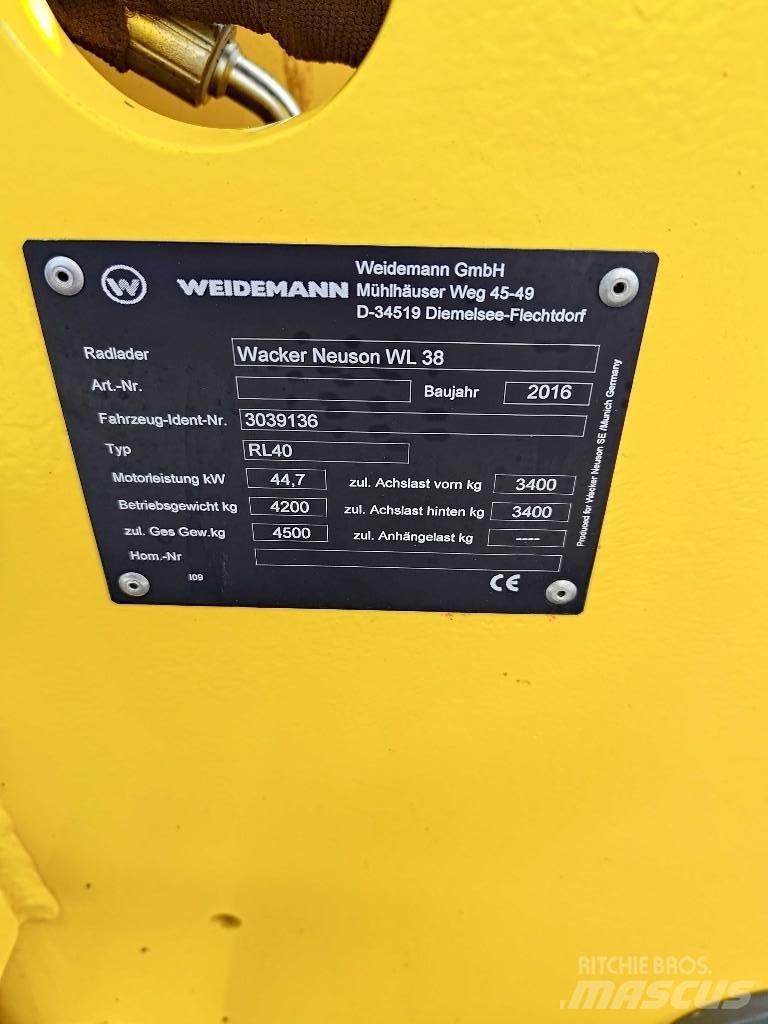 Wacker Neuson WL 38 Gumikerekes homlokrakodók