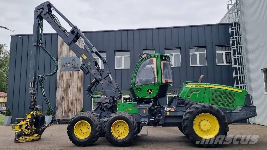 John Deere 1170 G Betakarítók
