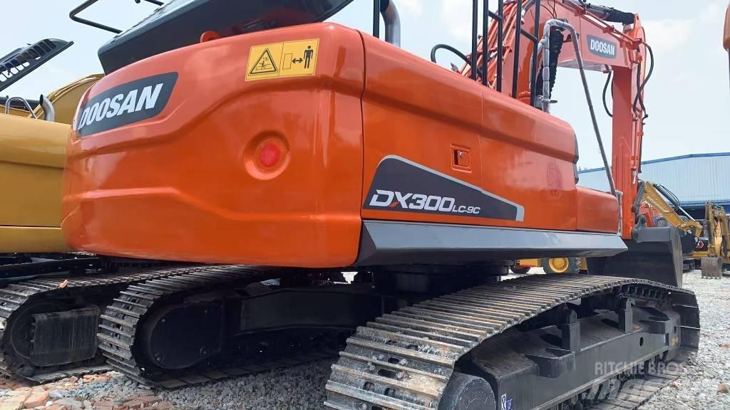 Doosan DX 300 LC Lánctalpas kotrók
