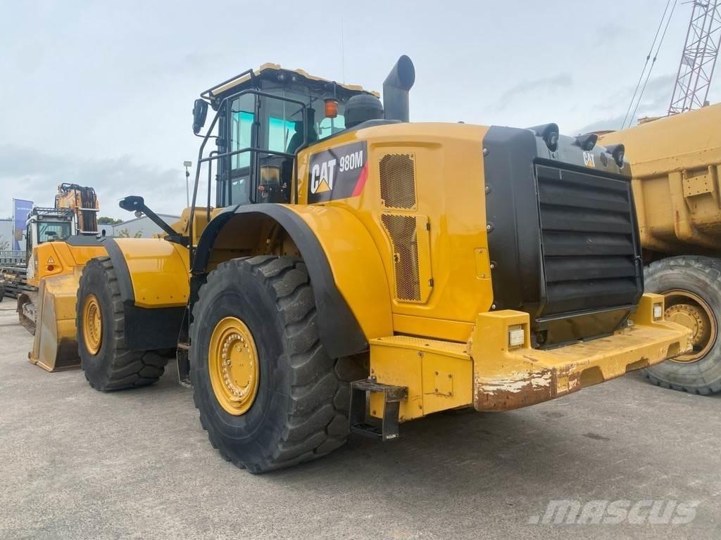 CAT 980M NVT Gumikerekes homlokrakodók
