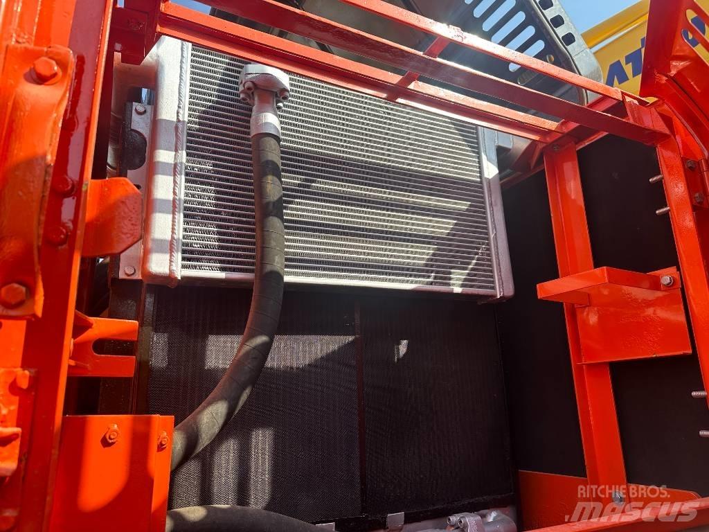 Doosan DX 300 Lánctalpas kotrók