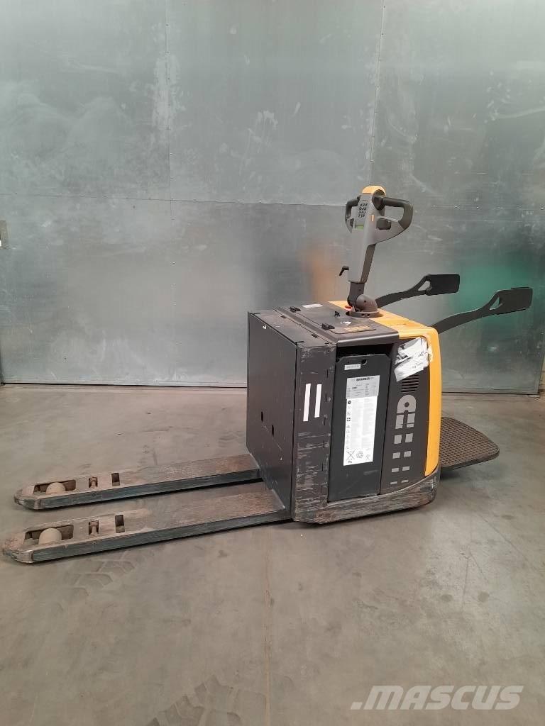 UniCarriers PMR200P Vezetőállásos alacsony emelőkocsi