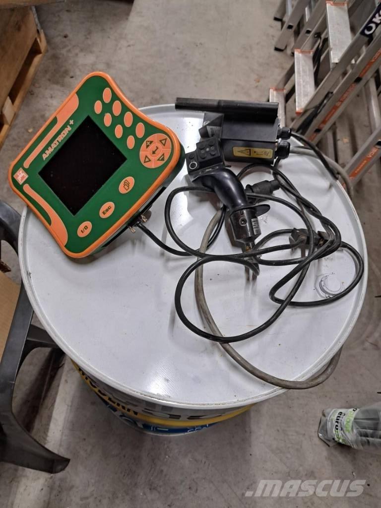 Amazone Ux 3200 20m Vontatott trágyaszórók