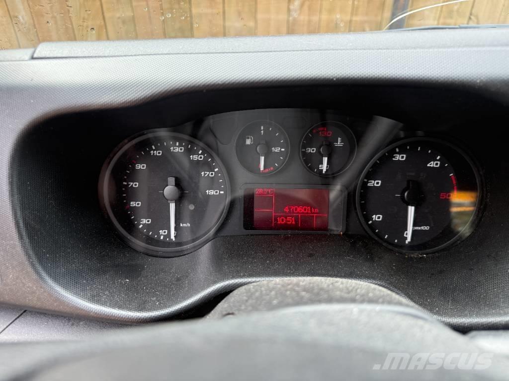 Iveco Daily Kis teherszállító/Platós kocsi