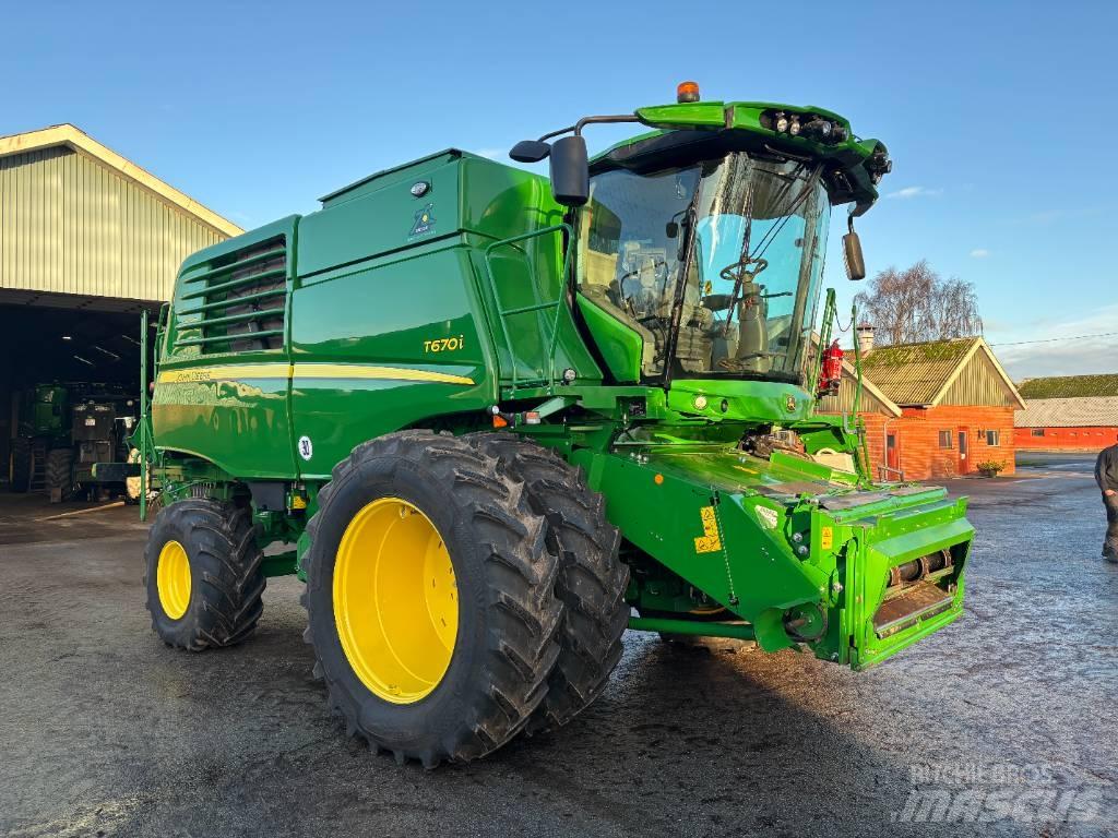John Deere T670I 4WD Kombájnok