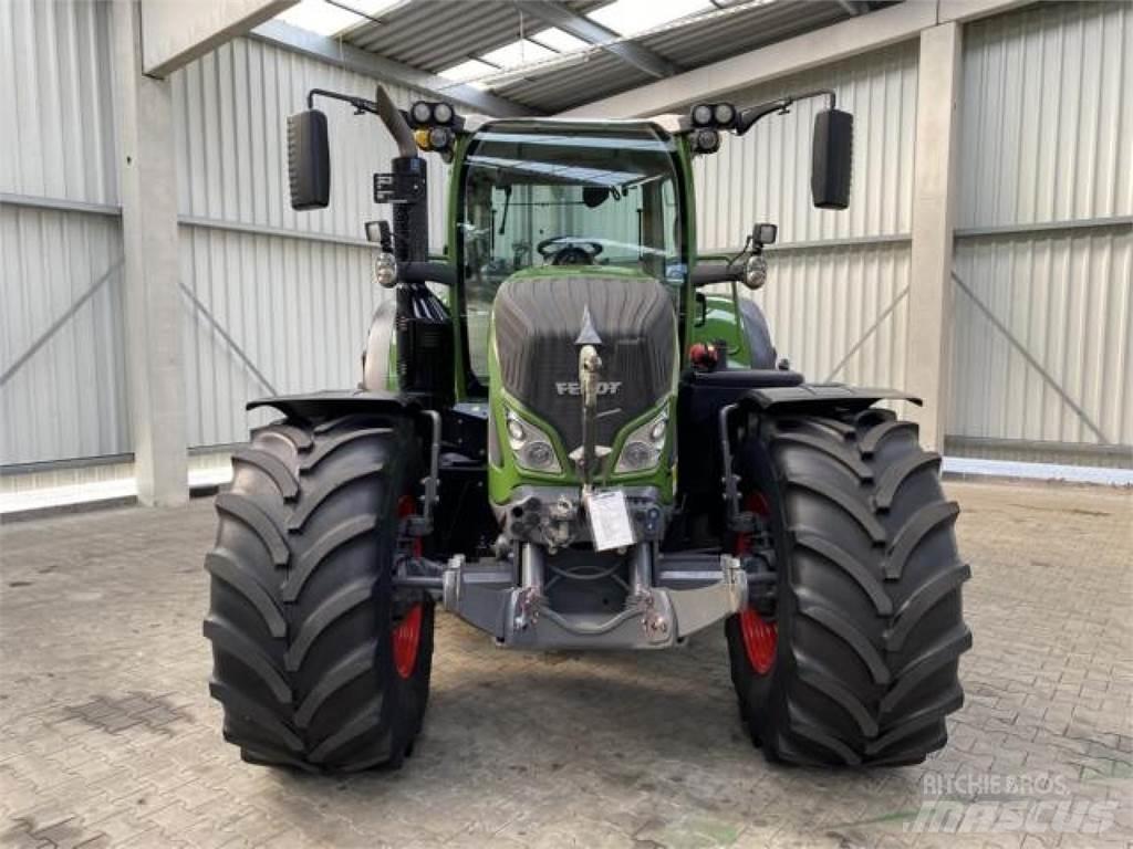 Fendt 724 Vario S4 Traktorok