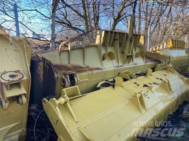 CAT D 8   U-blade Tolólapok
