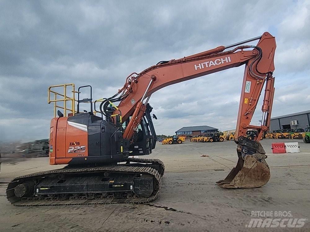 Hitachi ZX225USLC-7 Lánctalpas kotrók