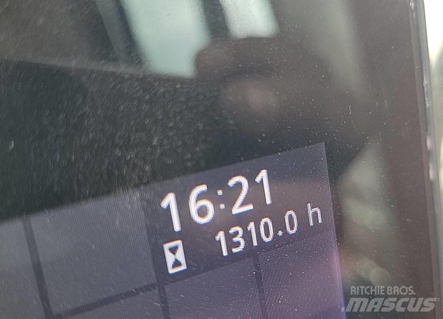 Hitachi ZX225USLC-7 Lánctalpas kotrók