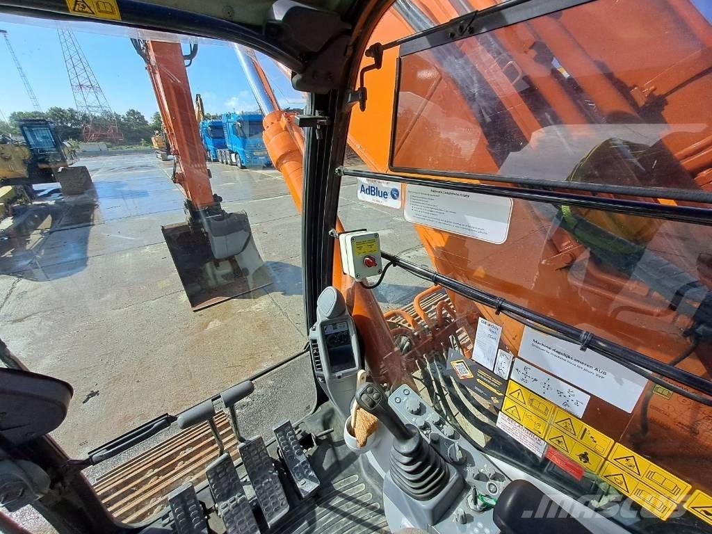 Hitachi ZX300LC-6 Lánctalpas kotrók