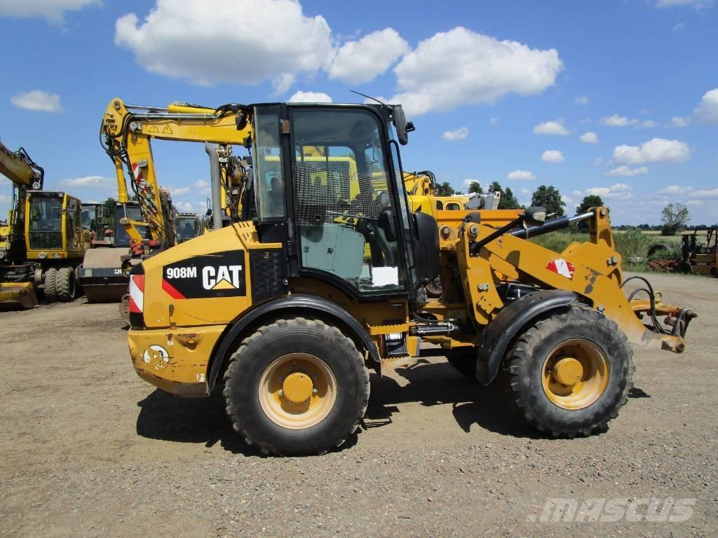 CAT 908 M Gumikerekes homlokrakodók