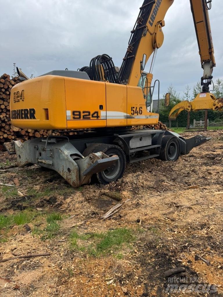 Liebherr A 924 C Átrakógépek