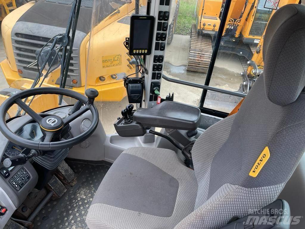 Volvo L 120 H Gumikerekes homlokrakodók