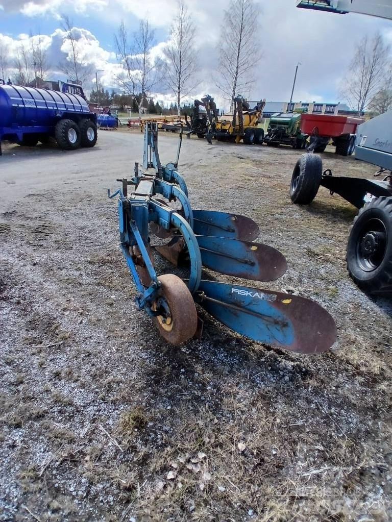 Fiskars 3-siipinen Hagyományos ekék