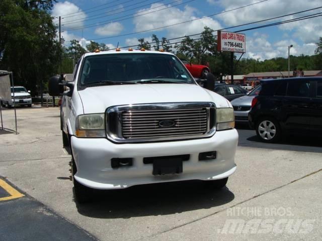 Ford F550 Platós / Ponyvás teherautók