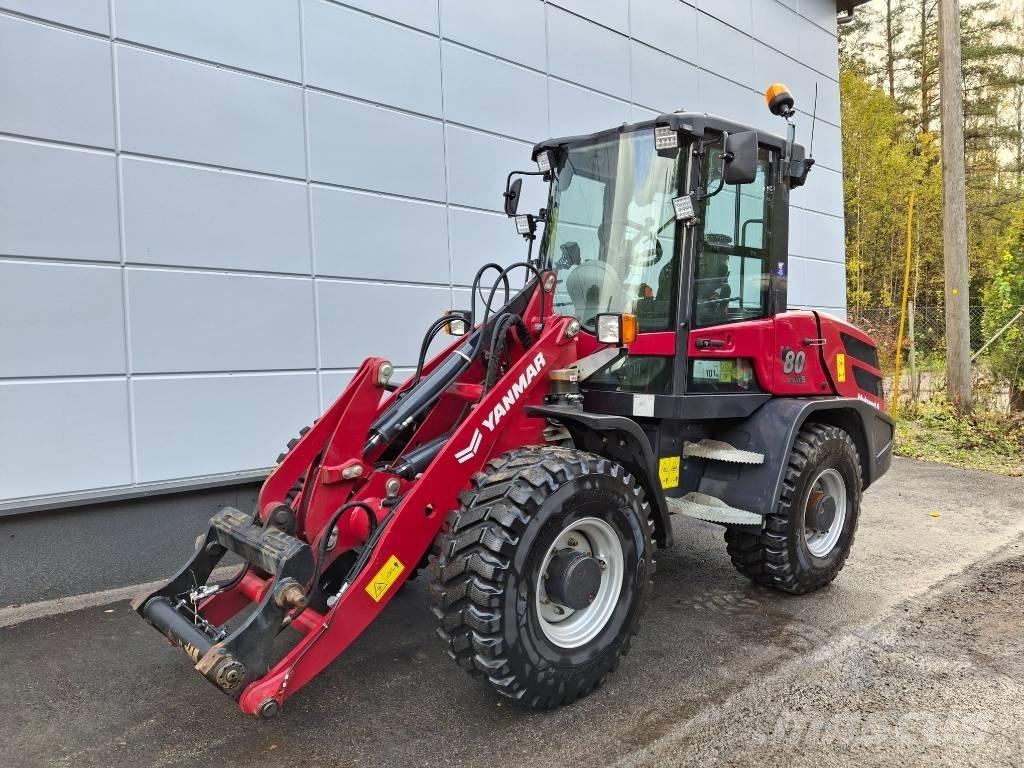 Yanmar V 80 Gumikerekes homlokrakodók