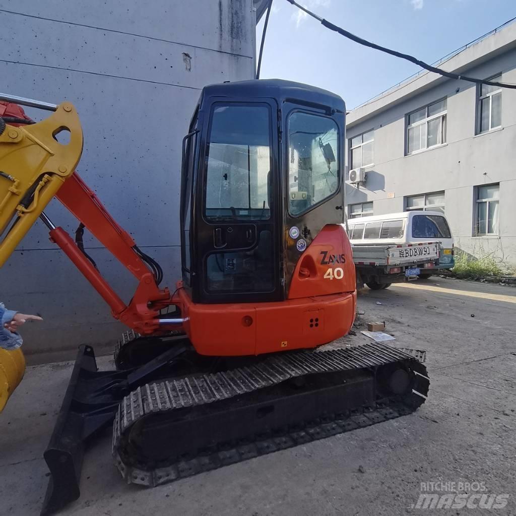 Hitachi ZX 40 U Mini kotrók < 7t