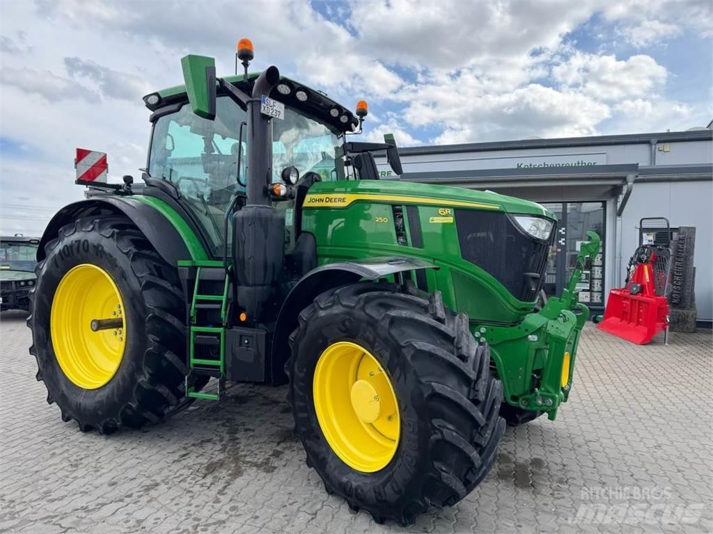 John Deere 6R 250 Traktorok