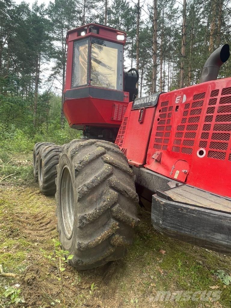 Komatsu 911.5 Betakarítók
