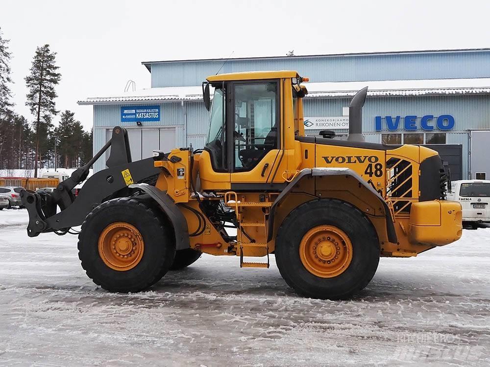 Volvo L 90 F Gumikerekes homlokrakodók