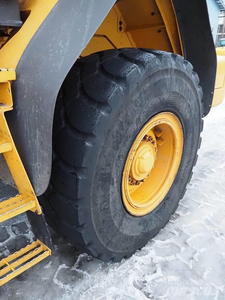Volvo L 90 F Gumikerekes homlokrakodók