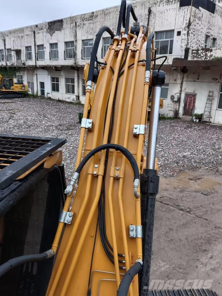 CAT 324 D L Lánctalpas kotrók