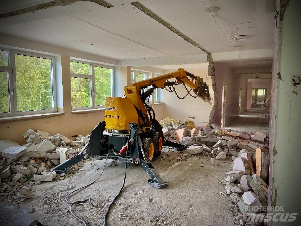 Brokk 250 Bontásra használt kotrók