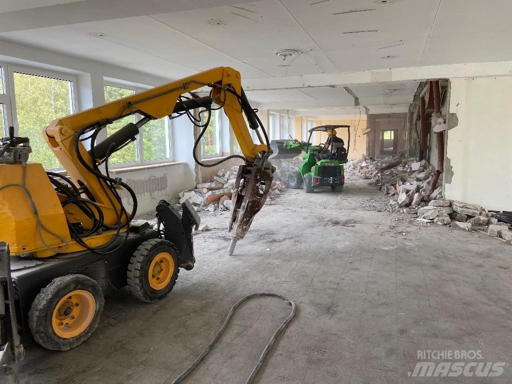 Brokk 250 Bontásra használt kotrók